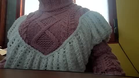 whitesweater online show from December 1, 6:51 am