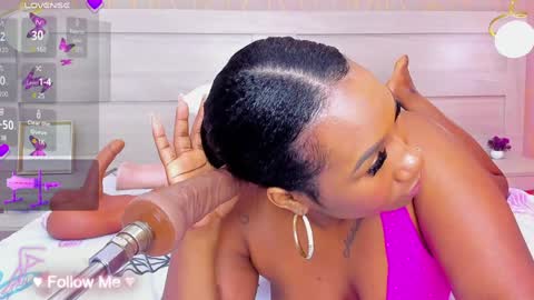 whitney online show from December 6, 1:22 pm