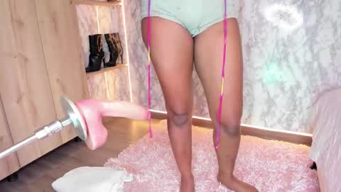 whitneyyfox online show from February 3, 8:47 pm