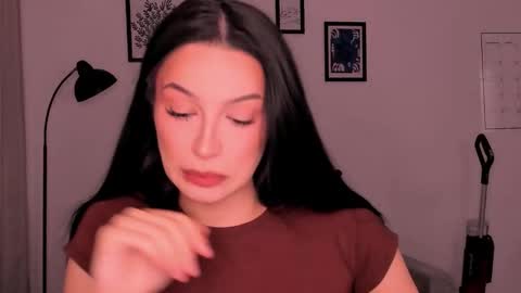 whoislulu online show from November 1, 8:33 pm