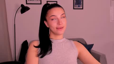 whoislulu online show from November 6, 3:46 pm