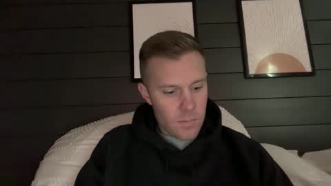 Snapshot of whoops1017 chatting on December 19, 4:58 pm whoops1017 online show from December 19, 4:58 pm