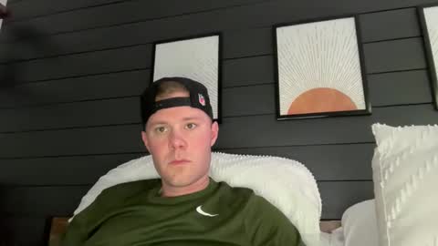 Snapshot of whoops1017 chatting on February 13, 6:59 pm whoops1017 online show from February 13, 6:59 pm