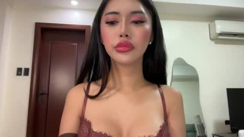 Snapshot of whoss_sofia chatting on June 26, 6:01 pm Sofia online show from June 26, 6:01 pm