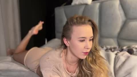 Snapshot of why_____not chatting on March 12, 6:44 pm Alice online show from March 12, 6:44 pm