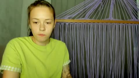 Snapshot of why_again_me chatting on May 18, 6:36 pm Veronica online show from May 18, 6:36 pm