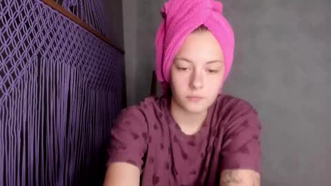 Snapshot of why_again_me chatting on May 31, 7:48 pm Veronica online show from May 31, 7:48 pm