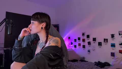 iggy iggz online show from June 23, 1:58 am