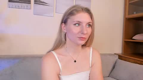Mia online show from July 8, 5:23 am