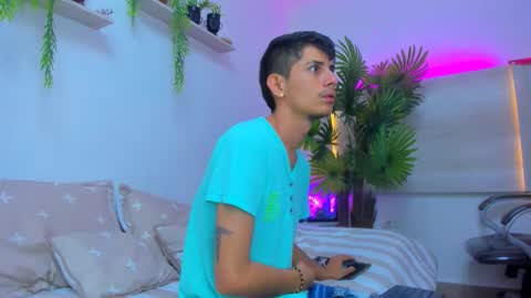 Snapshot of wickedboy_twink chatting on October 26, 1:06 pm JAISON online show from October 26, 1:06 pm