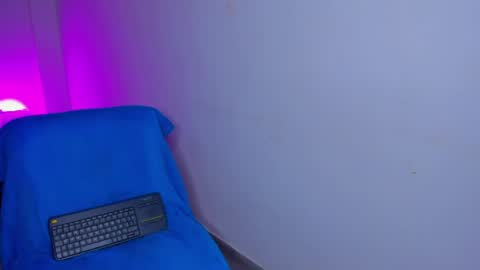 Snapshot of wickedboy_twink chatting on June 2, 7:38 pm JAISON online show from June 2, 7:38 pm
