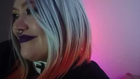 Laura  online show from November 17, 6:52 am