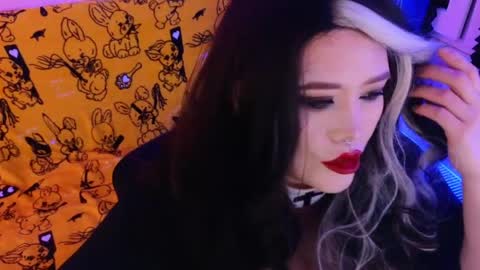Snapshot of wickedxqueen chatting on June 9, 9:37 pm Laura online show from June 9, 9:37 pm