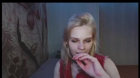 Snapshot of wicky_hey chatting on March 1, 3:21 am Victoria online show from March 1, 3:21 am