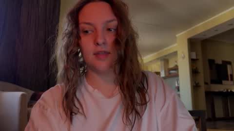 Snapshot of wievin chatting on March 26, 11:05 am VI online show from March 26, 11:05 am