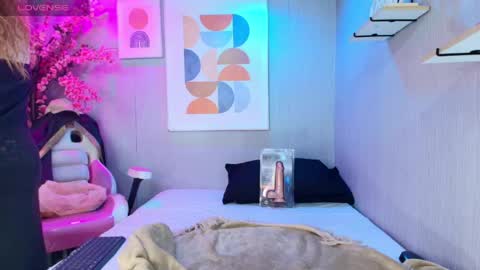 sussy online show from June 5, 12:22 pm