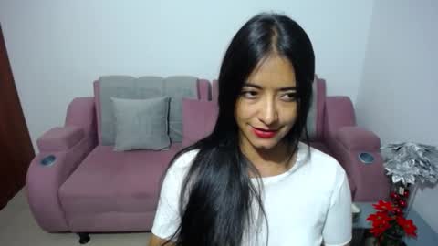 Ilauren online show from January 4, 12:05 am