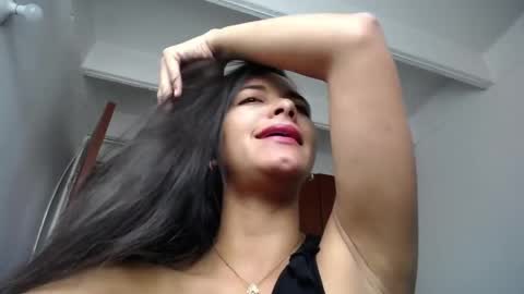 Ilauren online show from March 21, 1:26 pm