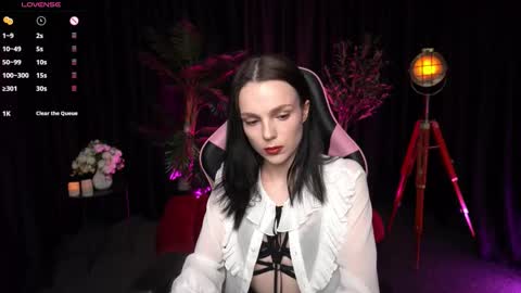 Snapshot of wild_alice_me chatting on March 10, 4:23 pm Alice online show from March 10, 4:23 pm
