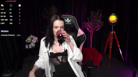 Snapshot of wild_alice_me chatting on March 13, 4:02 pm Alice online show from March 13, 4:02 pm