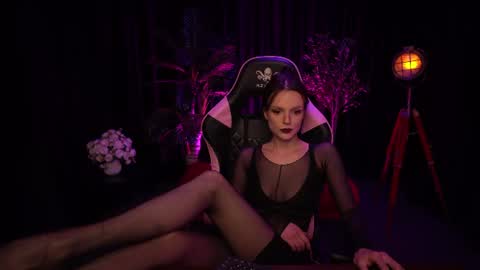Alice online show from June 24, 4:17 pm