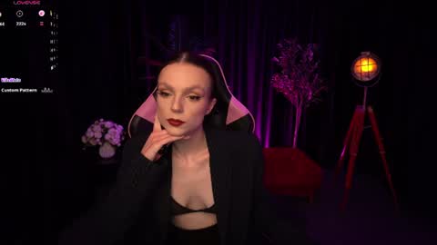 Snapshot of wild_alice_me chatting on July 19, 3:16 pm Alice online show from July 19, 3:16 pm