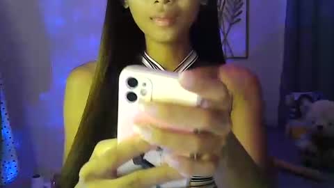 Snapshot of wild_flowerx21 chatting on January 11, 12:29 pm Analyn online show from January 11, 12:29 pm