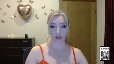 Snapshot of wild_silk_desire chatting on April 20, 6:42 pm Alina online show from April 20, 6:42 pm