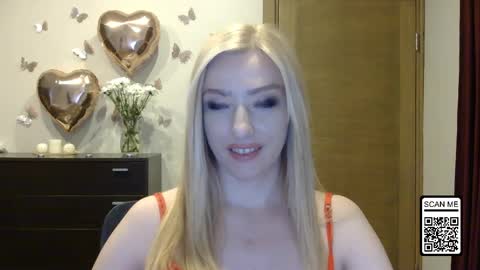 Snapshot of wild_silk_desire chatting on May 9, 6:24 pm Alina online show from May 9, 6:24 pm
