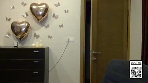 Snapshot of wild_silk_desire chatting on May 31, 6:09 pm Alina online show from May 31, 6:09 pm