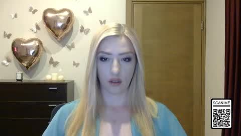Snapshot of wild_silk_desire chatting on June 1, 2:41 pm Alina online show from June 1, 2:41 pm