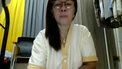Snapshot of wildbrownchick69 chatting on April 1, 9:23 pm WildChick online show from April 1, 9:23 pm