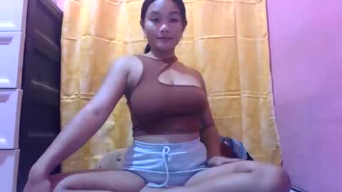 Snapshot of wildchilly_pearl19 chatting on June 8, 1:22 pm wildchilly_pearl19 online show from June 8, 1:22 pm