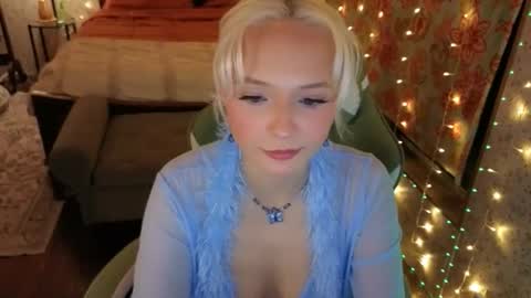 Snapshot of wilddaisy1223 chatting on April 9, 9:26 am Daisy online show from April 9, 9:26 am