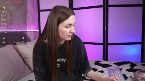 Snapshot of wilder_weinn chatting on March 7, 9:50 am .. alice .. online show from March 7, 9:50 am