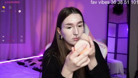 Snapshot of wilder_weinn chatting on May 29, 2:42 am .. alice .. online show from May 29, 2:42 am