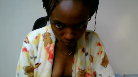 Snapshot of wildflowr chatting on June 20, 2:03 am wildflowr online show from June 20, 2:03 am