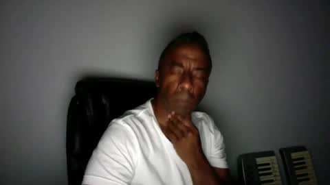 wildnight007 online show from May 25, 1:33 am