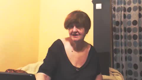 Snapshot of wildredcat chatting on April 23, 7:16 pm WildRedCat online show from April 23, 7:16 pm