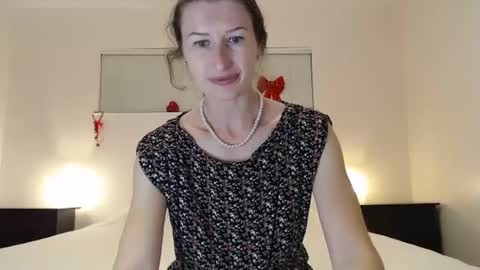 WildRose L - check my Pinned tweet if you dont see me online within 5 minutes after Ive sent email notifications online show from February 6, 3:06 am