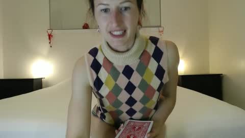 WildRose L - check my Pinned tweet if you dont see me online within 5 minutes after Ive sent email notifications online show from February 27, 3:14 am