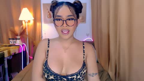 Snapshot of wildsassy0719 chatting on April 3, 2:04 pm shea online show from April 3, 2:04 pm