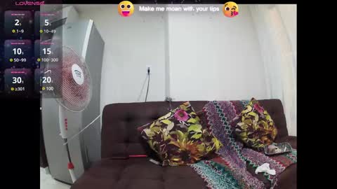 Snapshot of wildstrawberry30 chatting on March 3, 1:42 am Wild Strawberry online show from March 3, 1:42 am