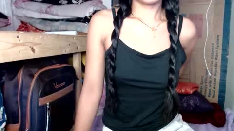Snapshot of wildwetxsandra chatting on March 13, 1:12 am sandra online show from March 13, 1:12 am