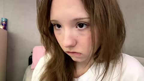 Snapshot of willenasow chatting on May 15, 12:45 pm Olivia online show from May 15, 12:45 pm