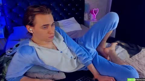 William online show from December 1, 3:55 am