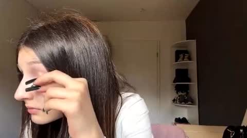 Snapshot of williemaemeachem chatting on June 14, 5:26 pm Mari online show from June 14, 5:26 pm