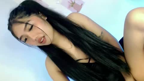 LE XI online show from February 26, 9:03 pm