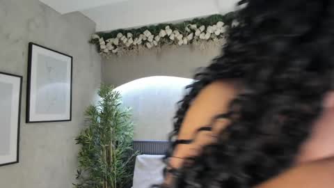 Snapshot of willow_hendrix chatting on December 20, 6:24 pm Ms Willow online show from December 20, 6:24 pm