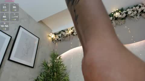 Snapshot of willow_hendrix chatting on December 28, 2:53 pm Ms Willow online show from December 28, 2:53 pm